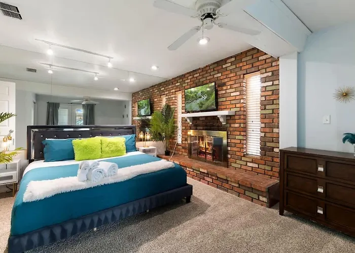 Oasis W Heated Pool Near Old Town