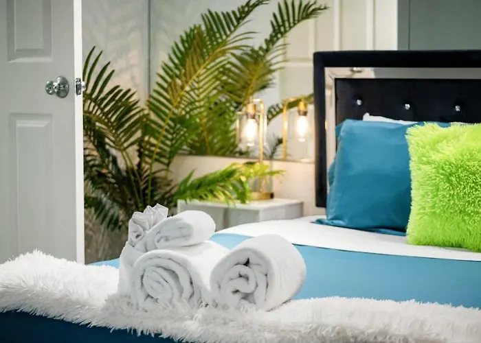 Oasis W Heated Pool Near Old Town *